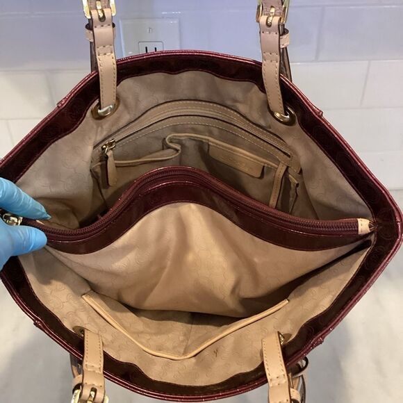 Michael Kors Embossed Merlot Signature Patent Leather EW Jet SetTote - Picture 14 of 14